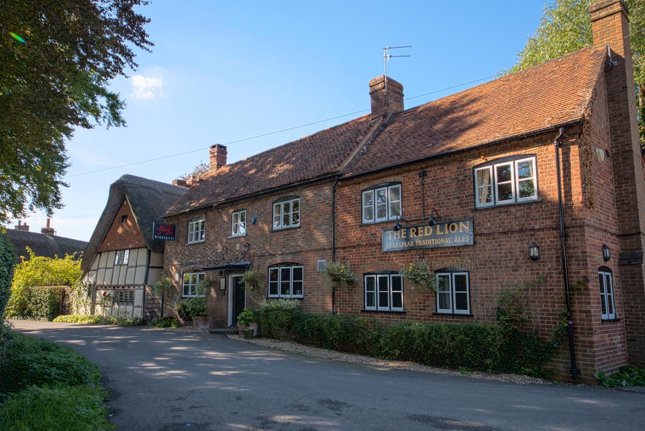 مبيت وإفطار ديدكوت The Red Lion Pub & Kitchen المظهر الخارجي الصورة